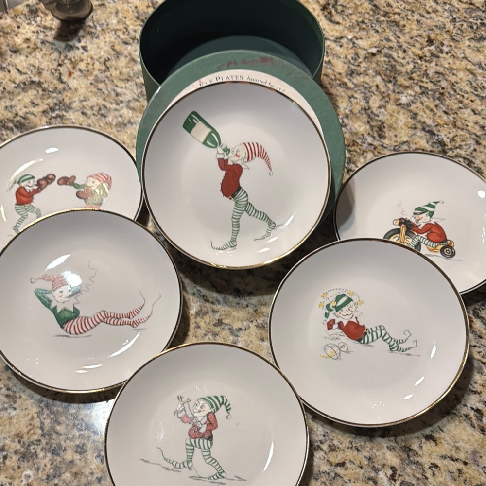 Naughty Elf Plates - Holiday Elf Themed Plate Set